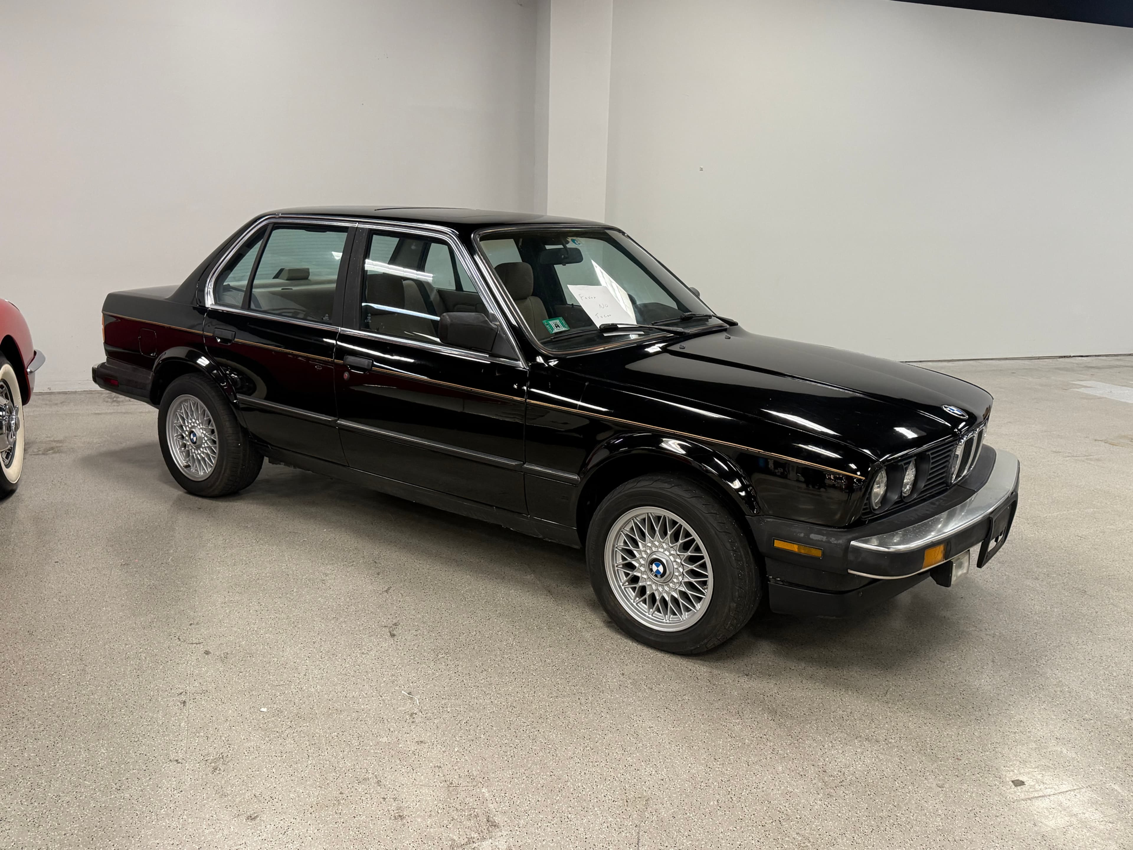 1989 BMW E30 3-Series photo 2